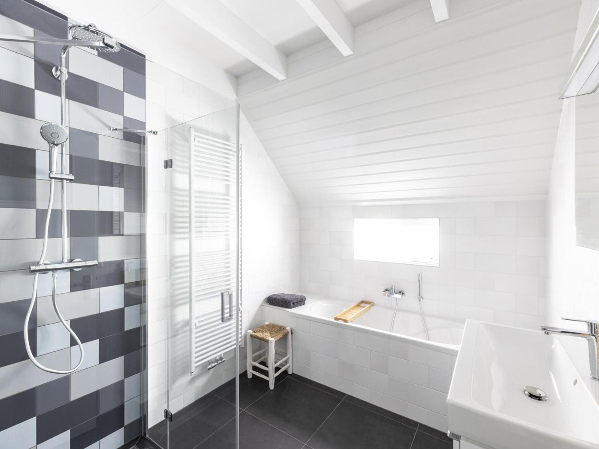 Luxuriously Restored Farmhouse With Trendy Interior Close To Sea And Forest グルート エクステリア 写真