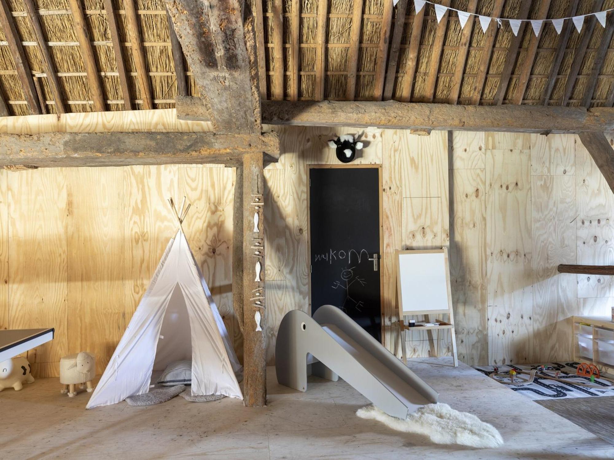 Luxuriously Restored Farmhouse With Trendy Interior Close To Sea And Forest グルート エクステリア 写真